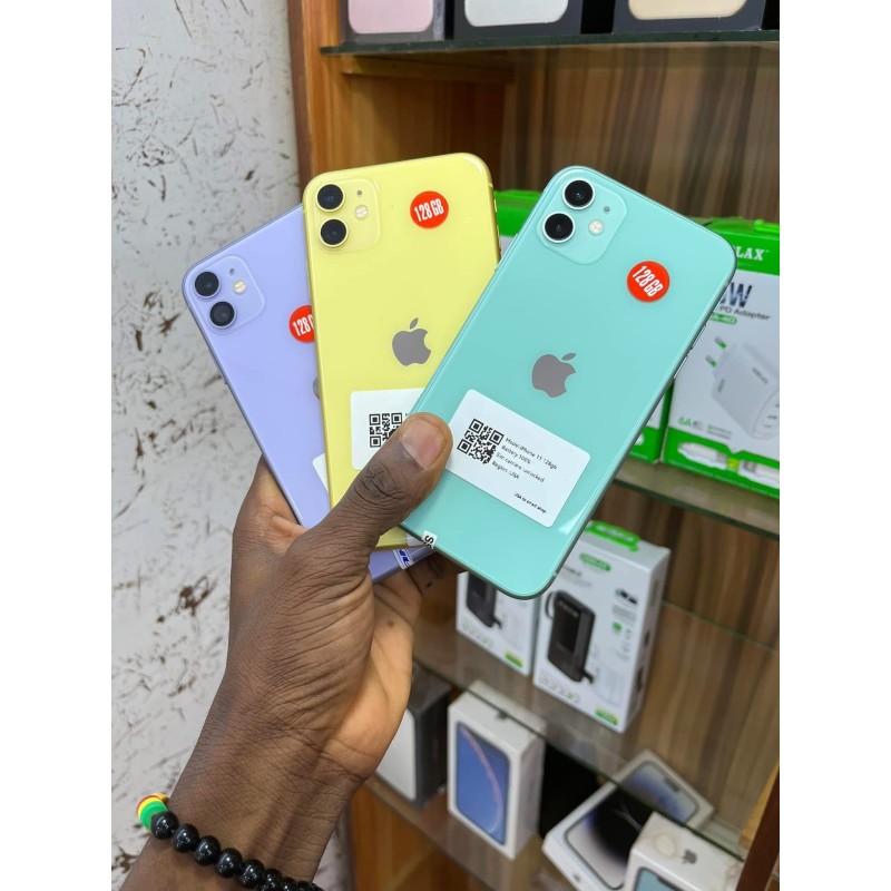IPHONE 11    64 GO